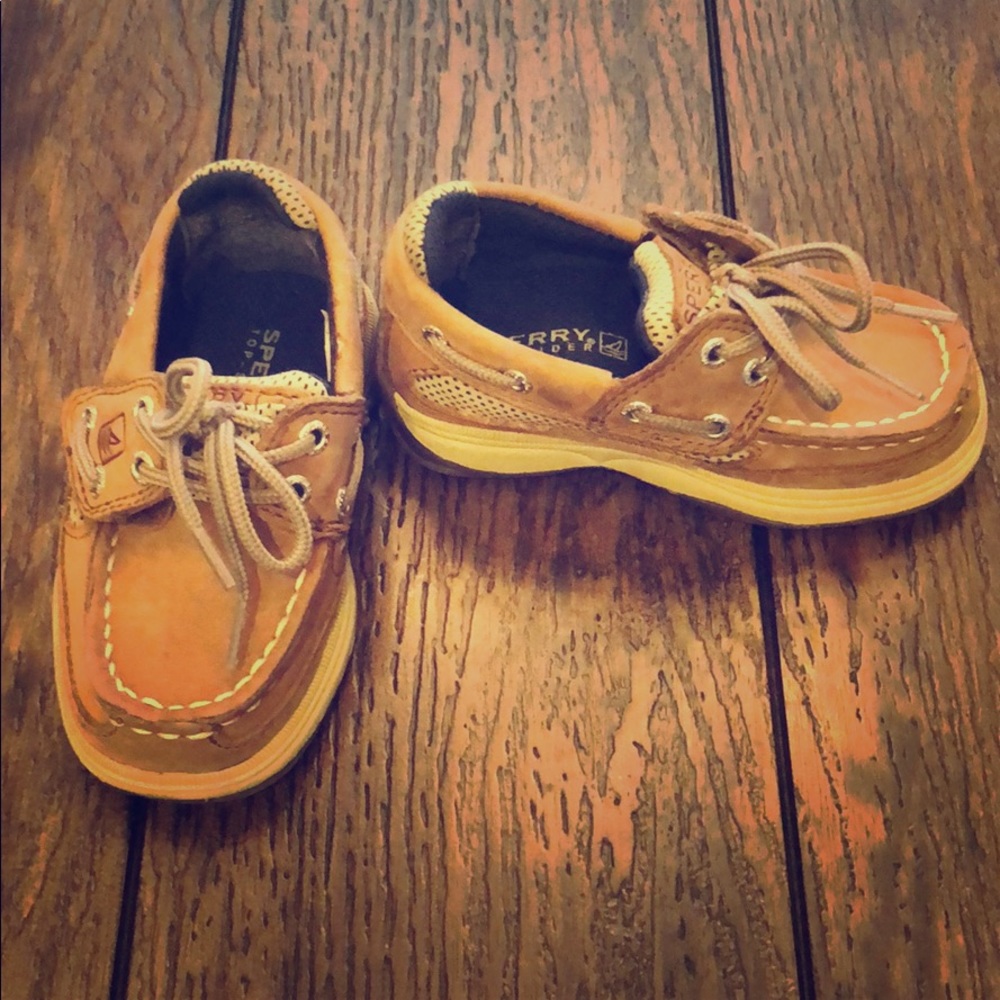 Boys leather Sperry top-sider, easy on/off Velcro